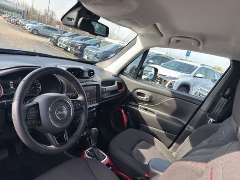 Used 2022 Jeep Renegade Trailhawk w/ Trailer Tow Group AWD/4WD image 25