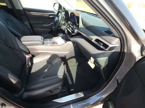 New 2026 Toyota Highlander Platinum AWD/4WD image 30