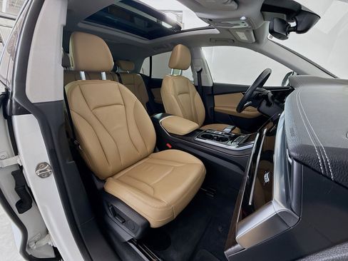 Used 2023 Audi Q8 Premium w/ Convenience Package image 27