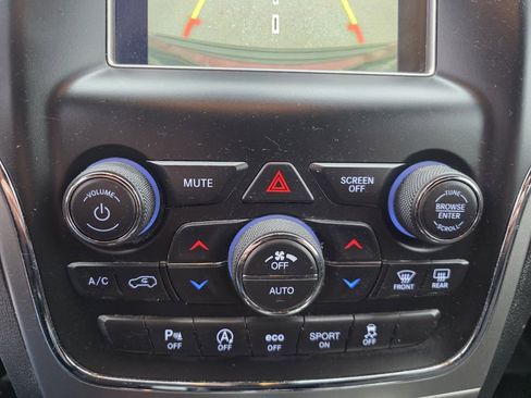 Used 2018 Jeep Grand Cherokee Laredo image 26