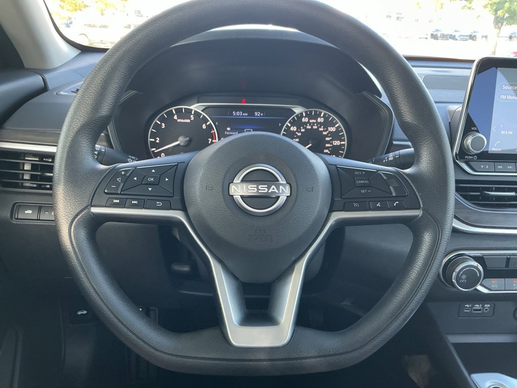 Used 2025 Nissan Altima 2.5 SV FWD image 19