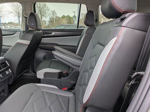 New 2026 Volkswagen Atlas Peak Edition image 15