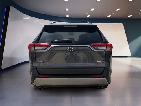 Used 2022 Toyota RAV4 Limited image 4