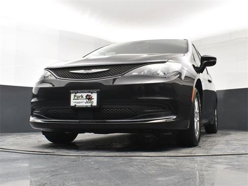 New 2026 Chrysler Voyager LX image 20