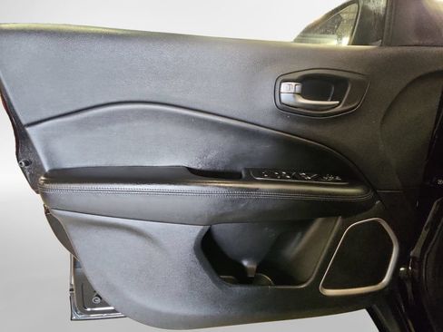 Used 2019 Jeep Compass Latitude AWD/4WD image 15
