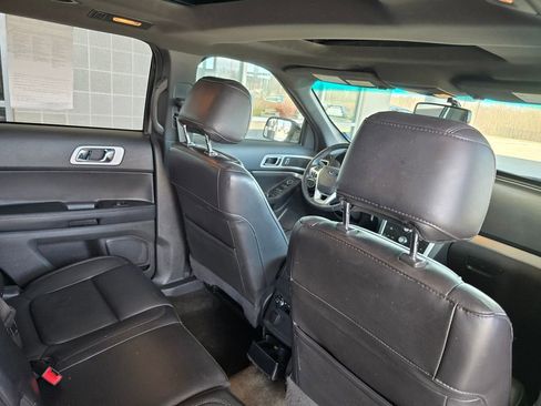 Used 2014 Ford Explorer XLT w/ Equipment Group 202A image 17