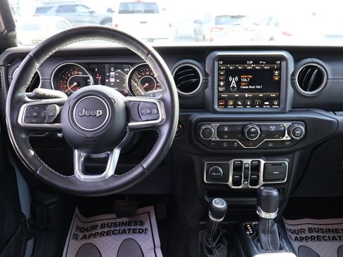Used 2022 Jeep Gladiator Overland w/ Popular Equipment Package AWD/4WD image 17