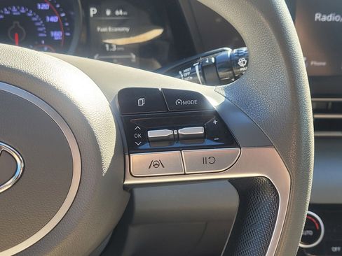 Used 2021 Hyundai Elantra SEL image 18