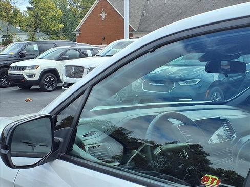 Used 2021 Honda Passport Sport image 23