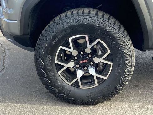 Used 2025 GMC Canyon AT4 w/ AT4X Package image 29