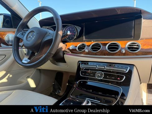 Used 2017 Mercedes-Benz E 300 4MATIC image 32