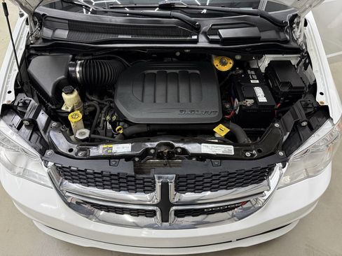 Used 2019 Dodge Grand Caravan SE FWD image 7