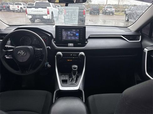 Used 2021 Toyota RAV4 LE w/ Carpet Mat Package (TMS) image 14