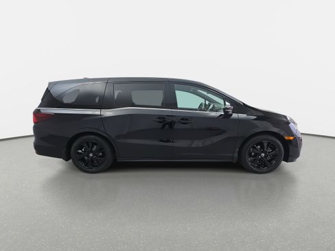 Used 2024 Honda Odyssey Sport image 4