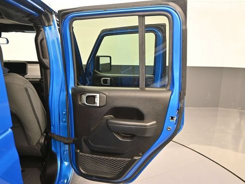 Used 2025 Jeep Gladiator Sport AWD/4WD image 30