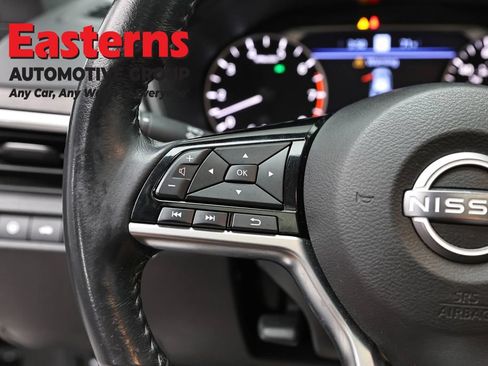 Used 2023 Nissan Altima 2.5 SV w/ SV Premium Package AWD/4WD image 15
