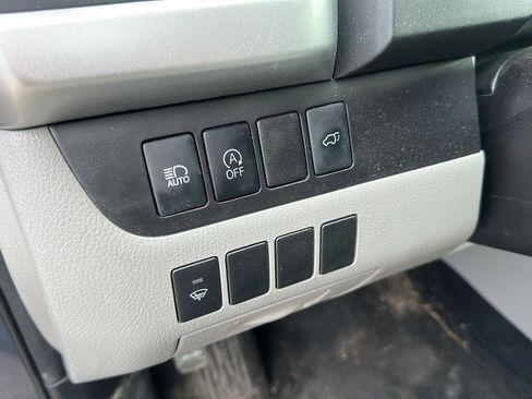 Used 2017 Toyota Highlander XLE image 10