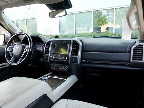 Used 2019 Ford Expedition Max Platinum image 7