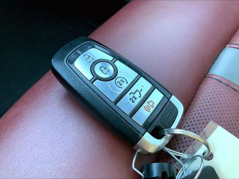 Used 2019 Ford F150 Platinum image 14