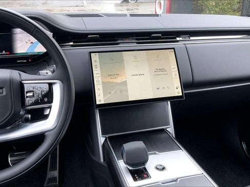 New 2026 Land Rover Range Rover SE image 6