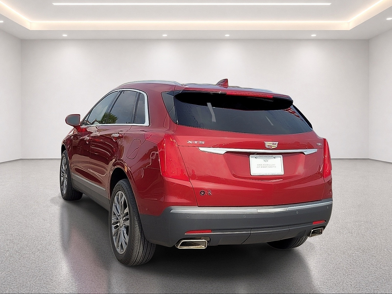 Used 2017 Cadillac XT5 Premium Luxury w/ Driver Assist Package FWD image 4