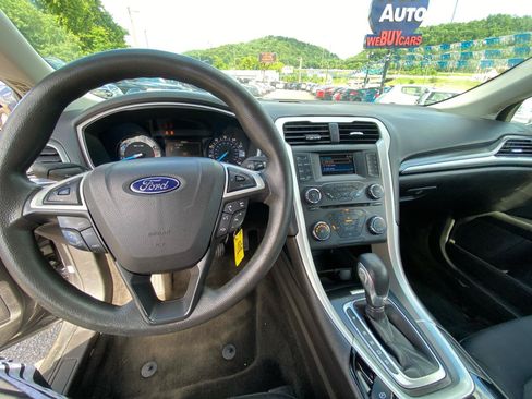 Used 2016 Ford Fusion SE FWD image 20