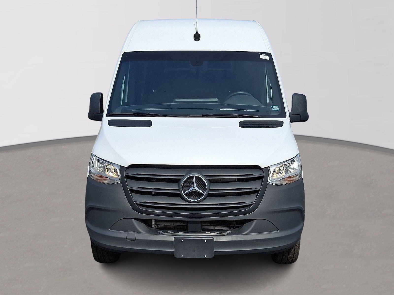Used 2024 Mercedes-Benz Sprinter 2500 image 2