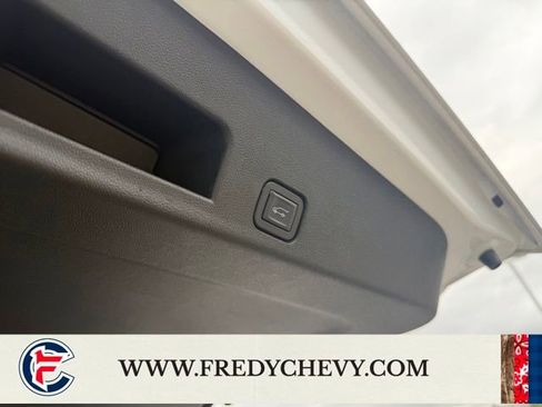 Used 2025 Chevrolet Traverse LT FWD image 33