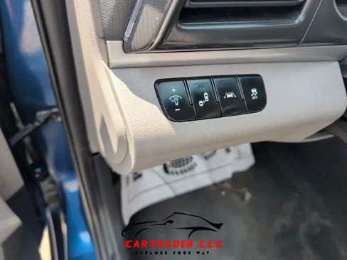Used 2020 Hyundai Elantra SEL FWD image 24