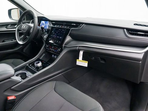 New 2025 Jeep Grand Cherokee Laredo X w/ Luxury Tech Group I image 29