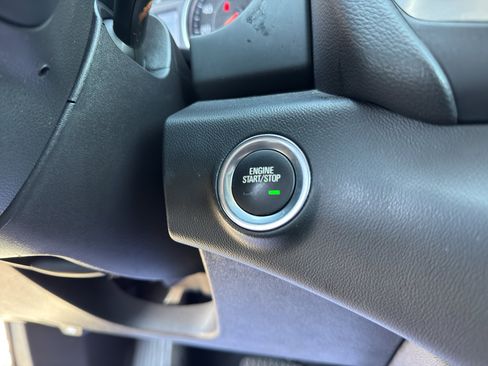 Used 2023 GMC Terrain SLT image 18