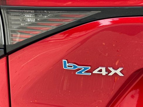 Used 2023 Toyota bZ4X XLE w/ Weather Package image 37