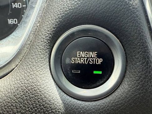 Used 2021 Chevrolet Traverse LT FWD image 27