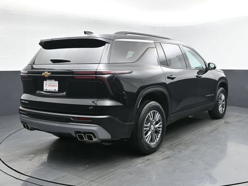Used 2024 Chevrolet Traverse LT FWD image 24