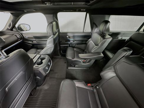 Used 2025 Ford Expedition Max Platinum w/ Stealth Performance Package AWD/4WD image 11