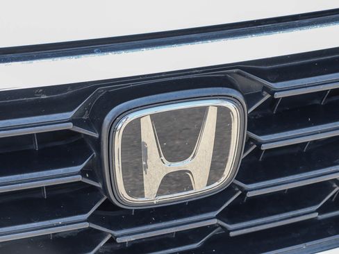 Used 2024 Honda CR-V LX image 4