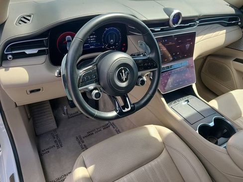 Used 2023 Maserati Grecale GT image 21