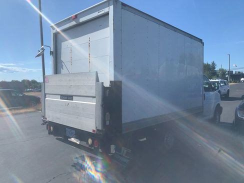 Used 2016 Chevrolet Express 3500 RWD image 3