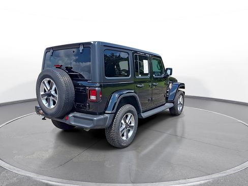 Used 2023 Jeep Wrangler Unlimited Sahara w/ Cold Weather Group AWD/4WD image 7