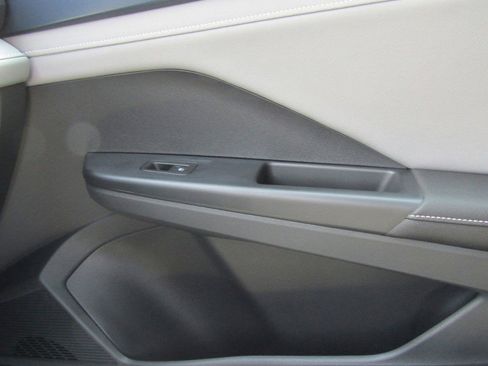 New 2024 Volkswagen Taos SE image 33