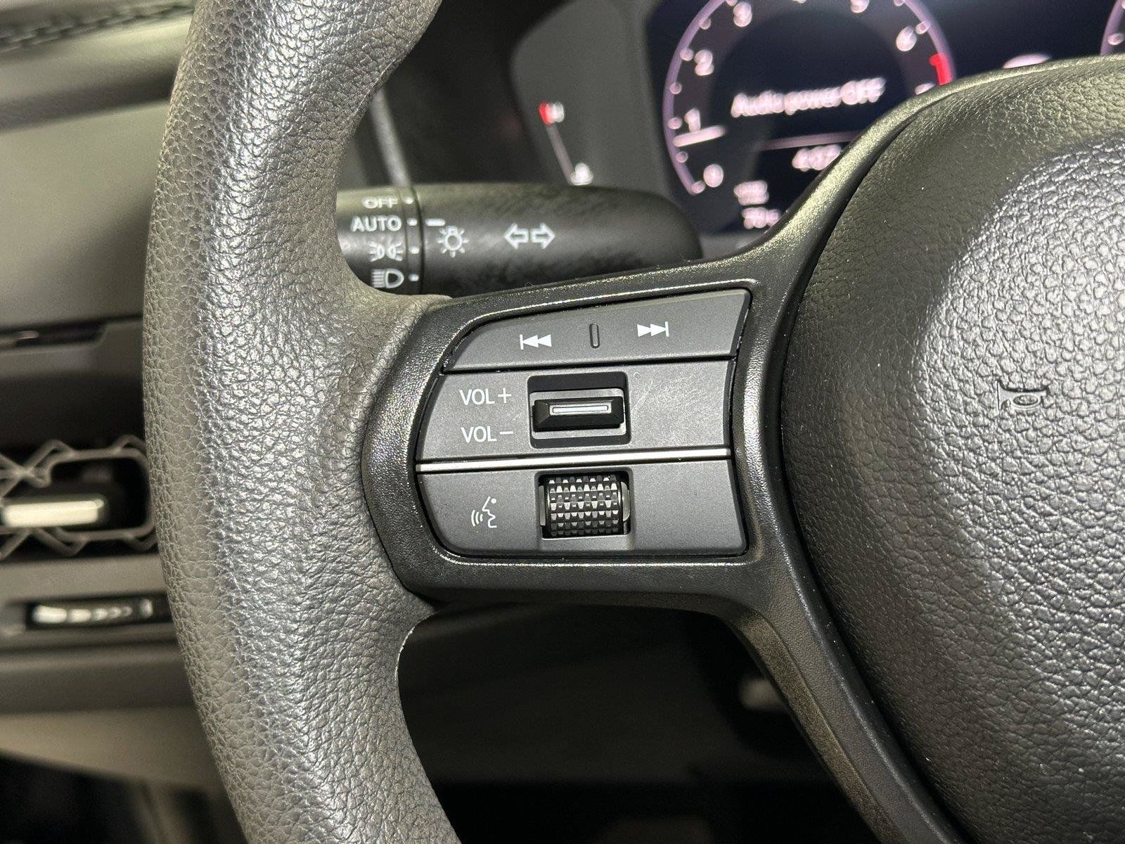 Certified 2023 Honda Accord EX image 25