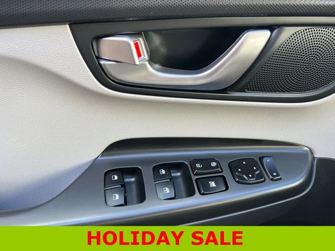 Used 2022 Hyundai Kona SEL w/ Convenience Package image 11