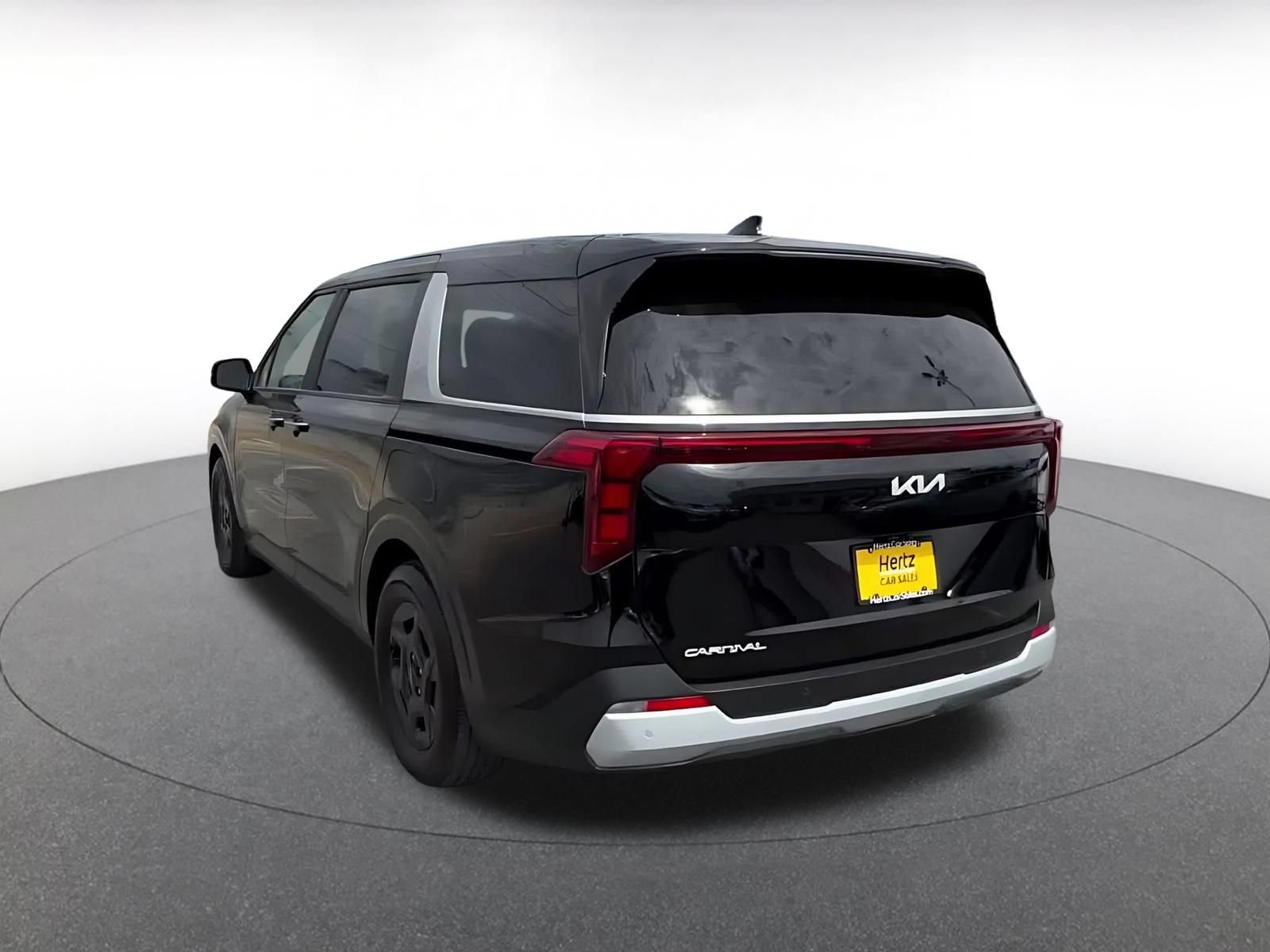 Used 2026 Kia Carnival FWD image 10