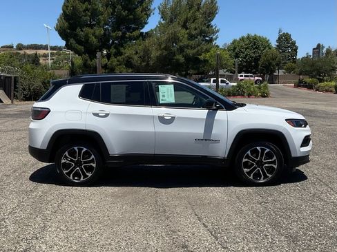 Used 2022 Jeep Compass Limited AWD/4WD image 7