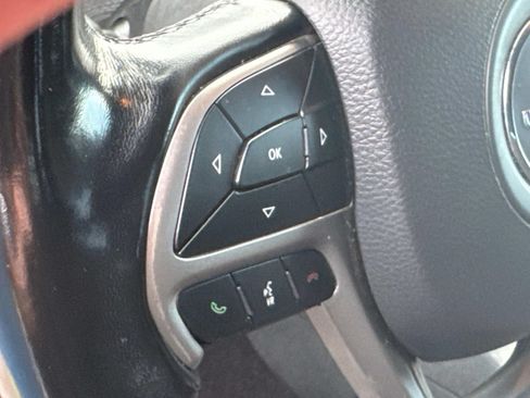 Used 2022 Jeep Grand Cherokee Laredo E RWD image 28