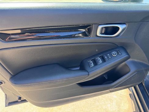 Used 2024 Honda Civic EX-L image 17
