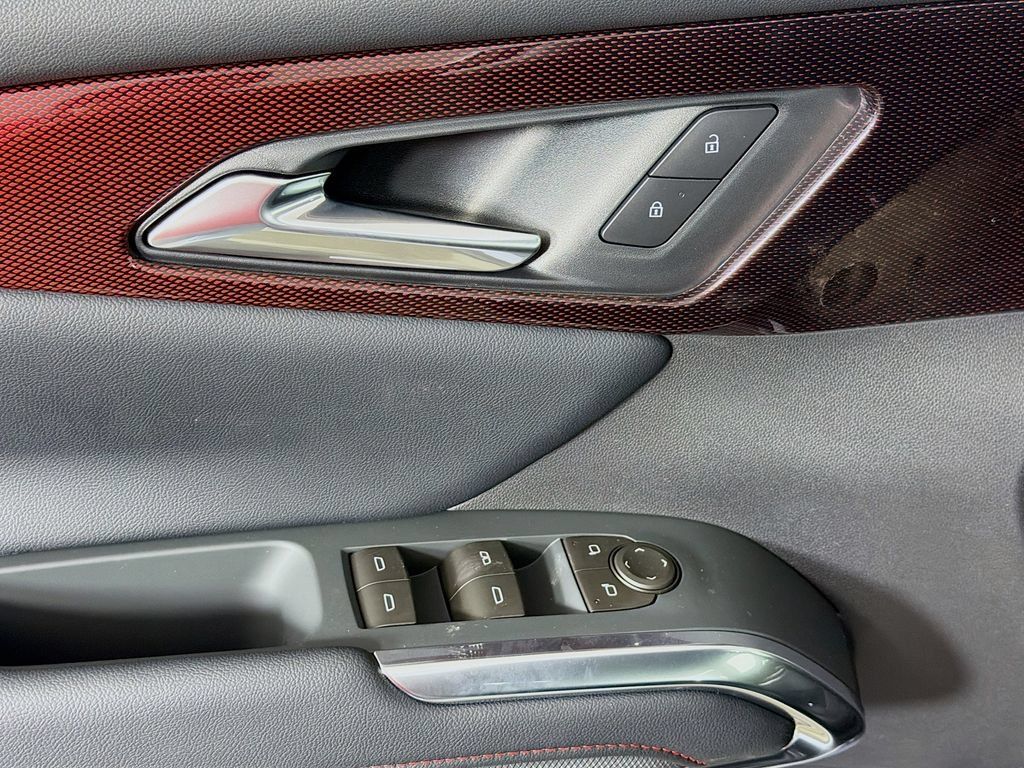 New 2026 Chevrolet Traverse Z71 w/ Enhanced Driving Package AWD/4WD image 16
