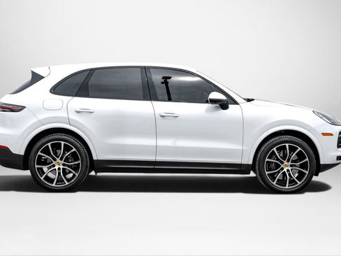 Used 2021 Porsche Cayenne AWD/4WD image 5
