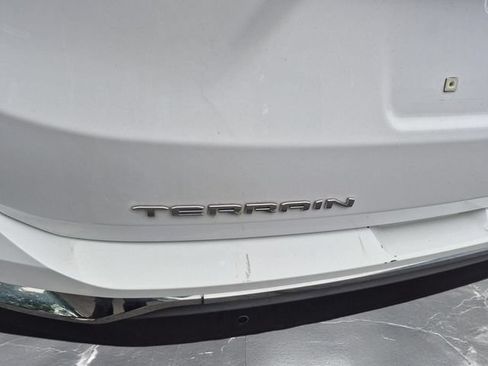 Used 2023 GMC Terrain SLT AWD/4WD image 10