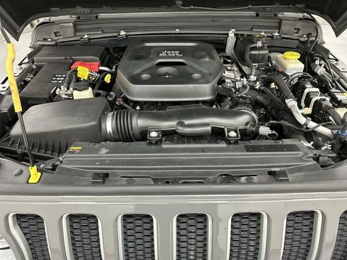 Used 2022 Jeep Wrangler Unlimited Sahara w/ Safety Group AWD/4WD image 6